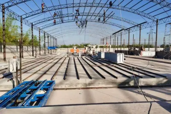 خط إنتاج كتل (بلوك) خرسانية رغوية NAAC، في Vientiane- لاوس