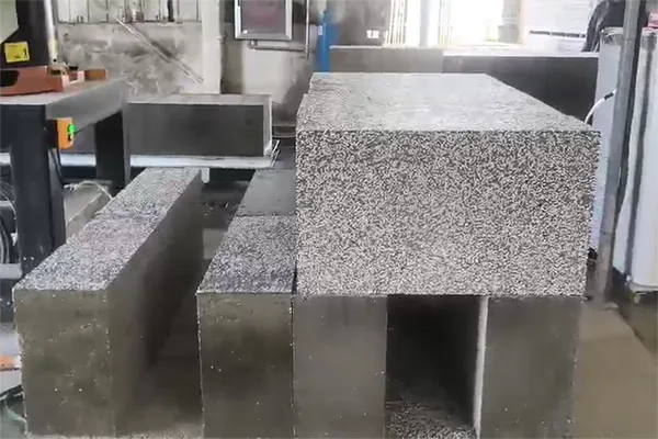 مشروع تحسين وتطوير خط إنتاج بلوك ذاتي العزل في Kashgar، مقاطعة شينجيانغ - الصين